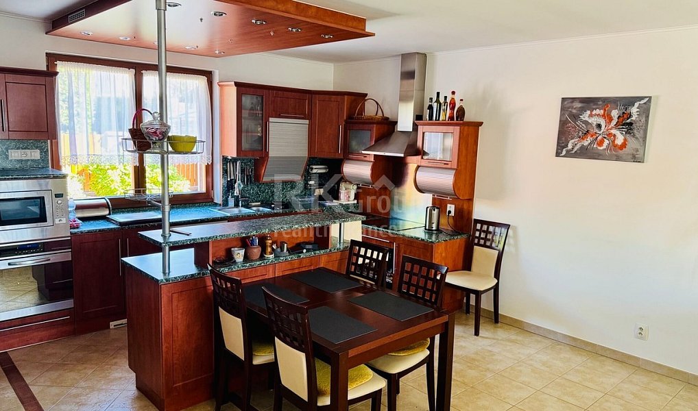 Prodej domu 213 m² s pozemkem 682 m², Velká Hleďsebe – náhled fotky 9