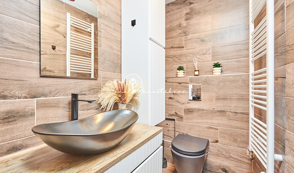 Prodej domu 80 m² s pozemkem 99 m², Trhové Sviny – náhled fotky 8