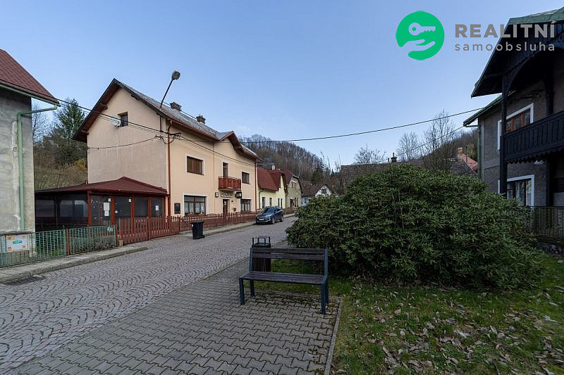 Prodej ubytovacího objektu 340 m² – fotografie 2