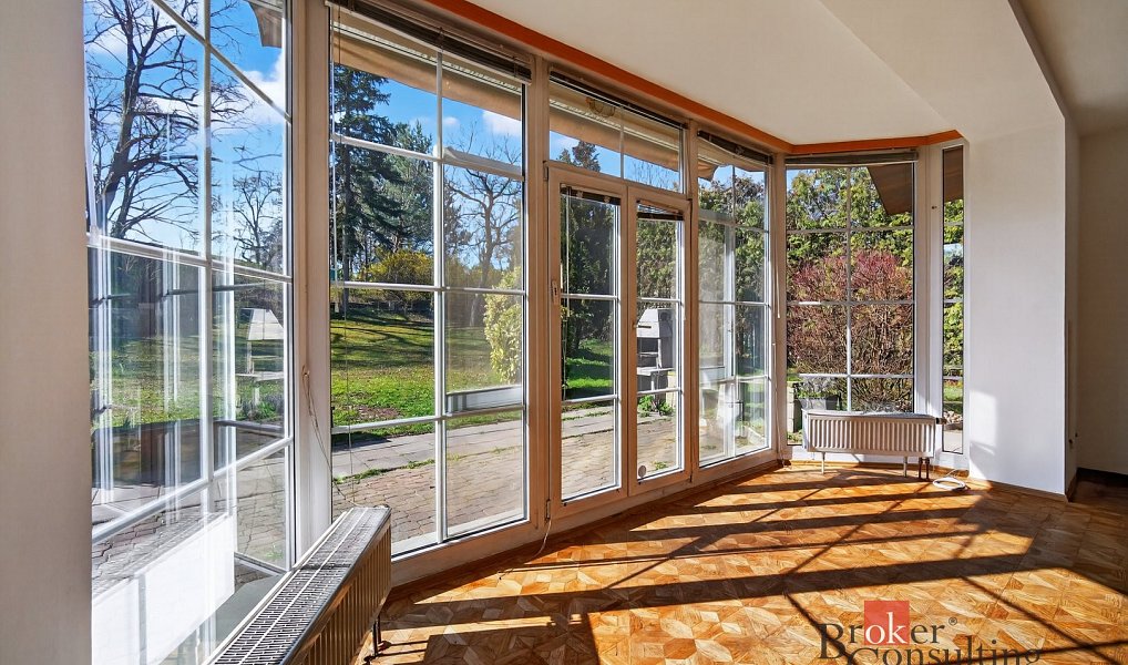 Prodej domu 258 m² s pozemkem 1 347 m², Praha – náhled fotky 11