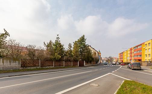 Prodej stavebního pozemku 1 111 m², Pražská, Slaný, okres Kladno