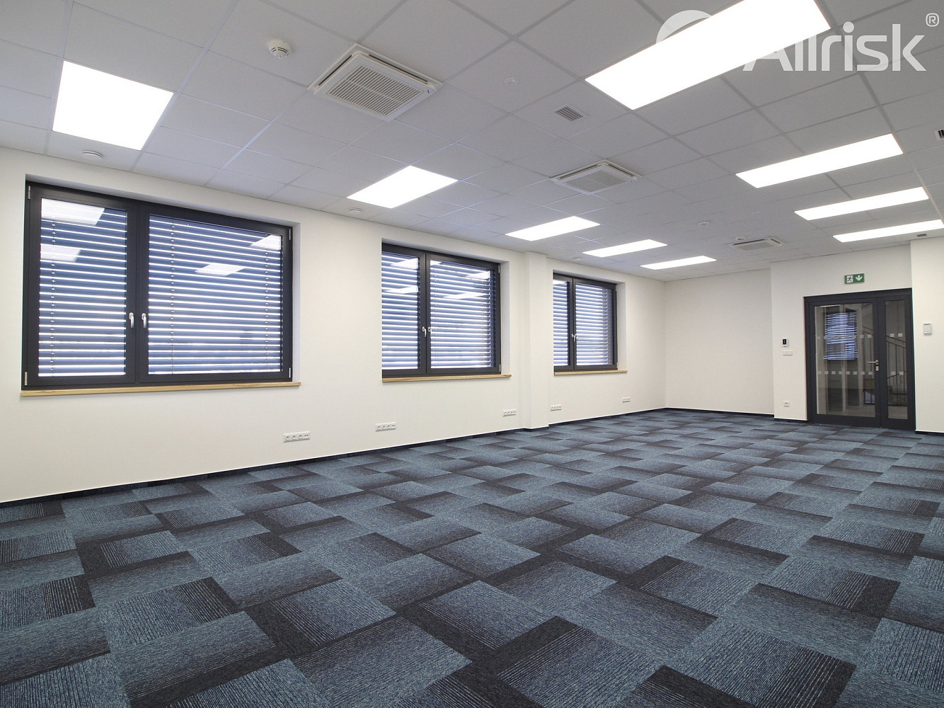 Pronájem kanceláře 61 m² – fotografie 2