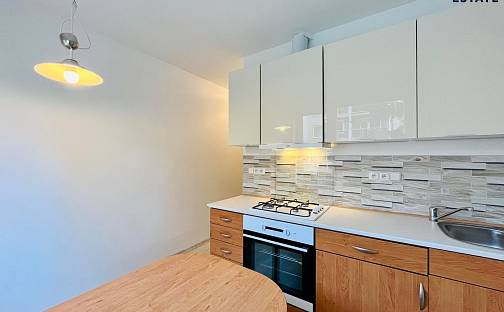 Pronájem bytu 2+1 60 m², Absolonova, Blansko