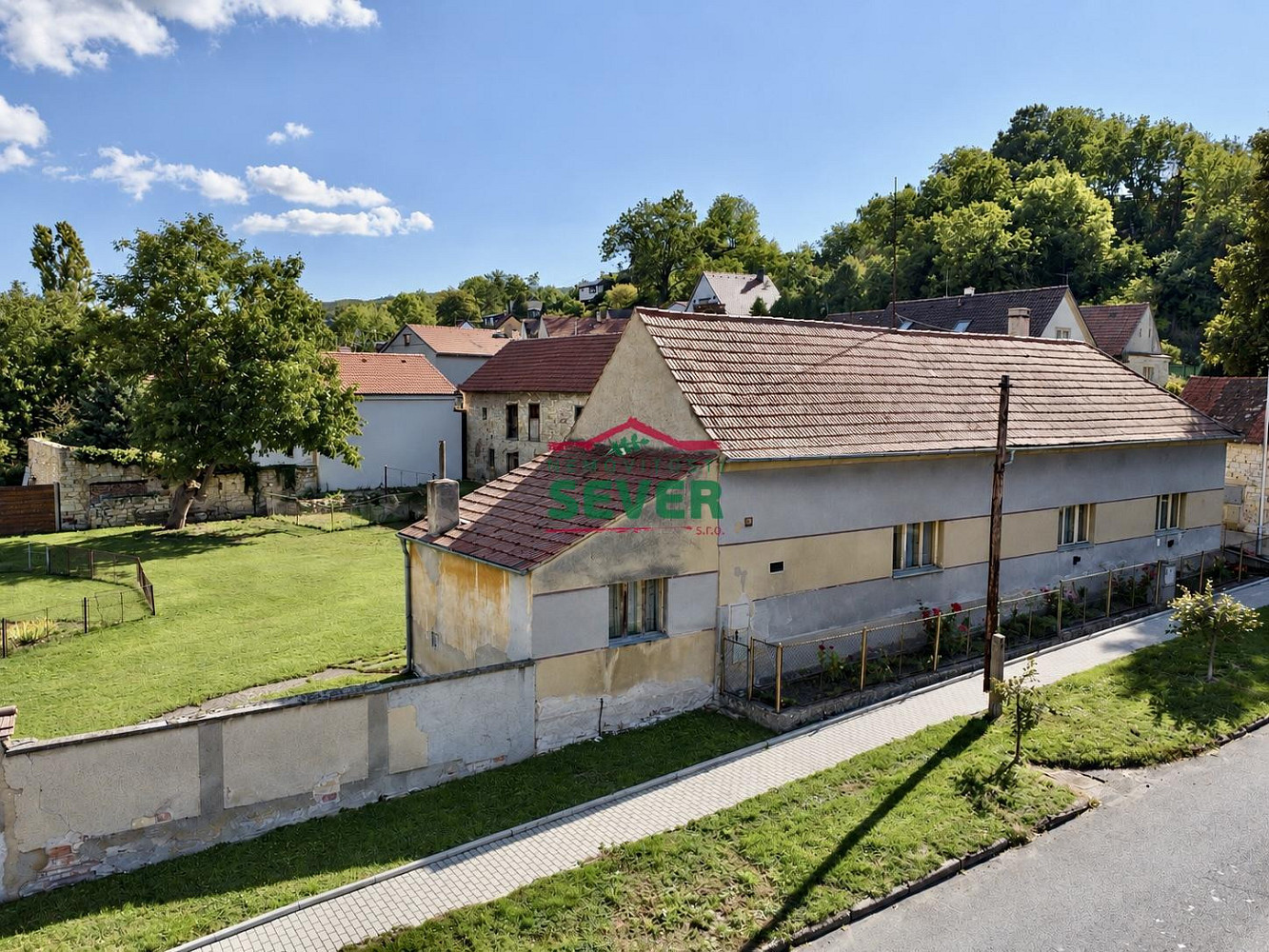 Prodej domu 241 m² s pozemkem 1 596 m²