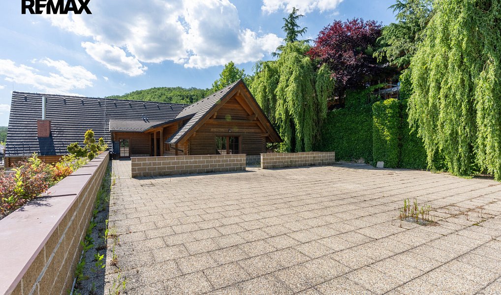 Prodej domu 708 m² s pozemkem 1 910 m², Králův Dvůr – náhled fotky 20