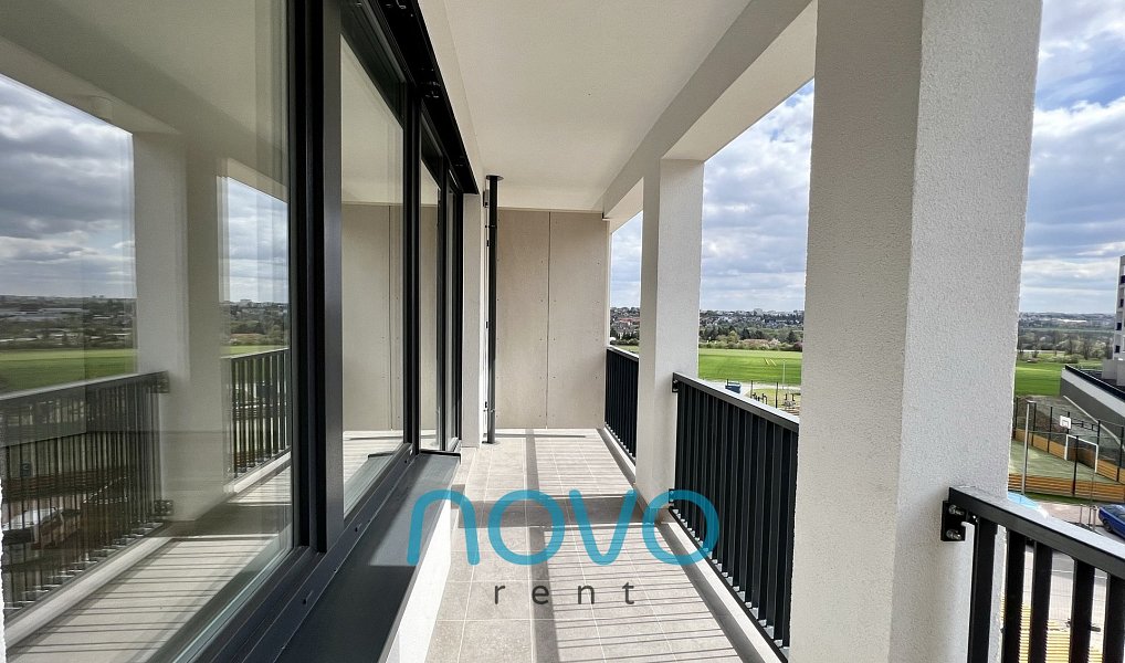 Pronájem bytu 1+kk 34 m², Praha – náhled fotky 2