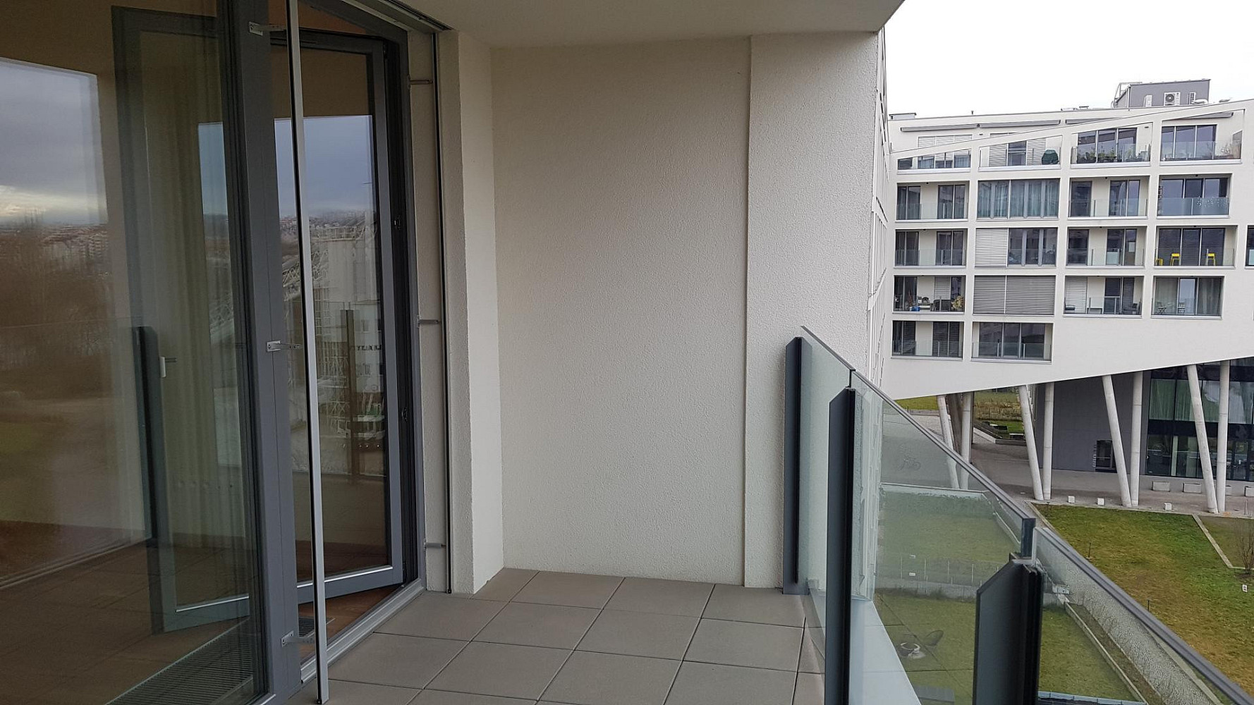 Pronájem bytu 3+kk 93 m² — photo 3