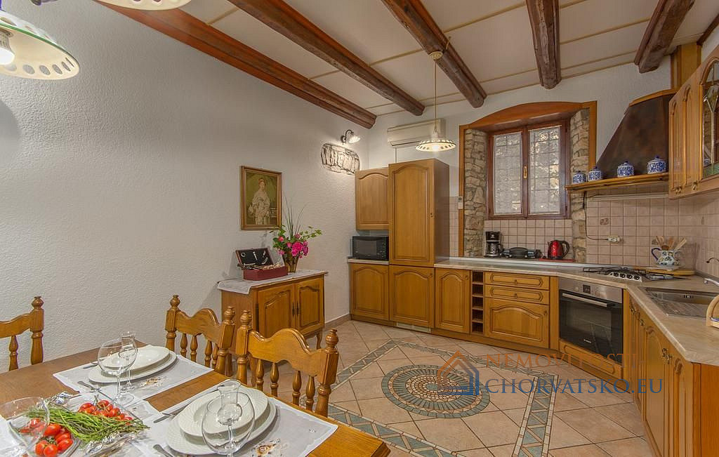 Prodej domu 148 m² s pozemkem 500 m² - Widok 3