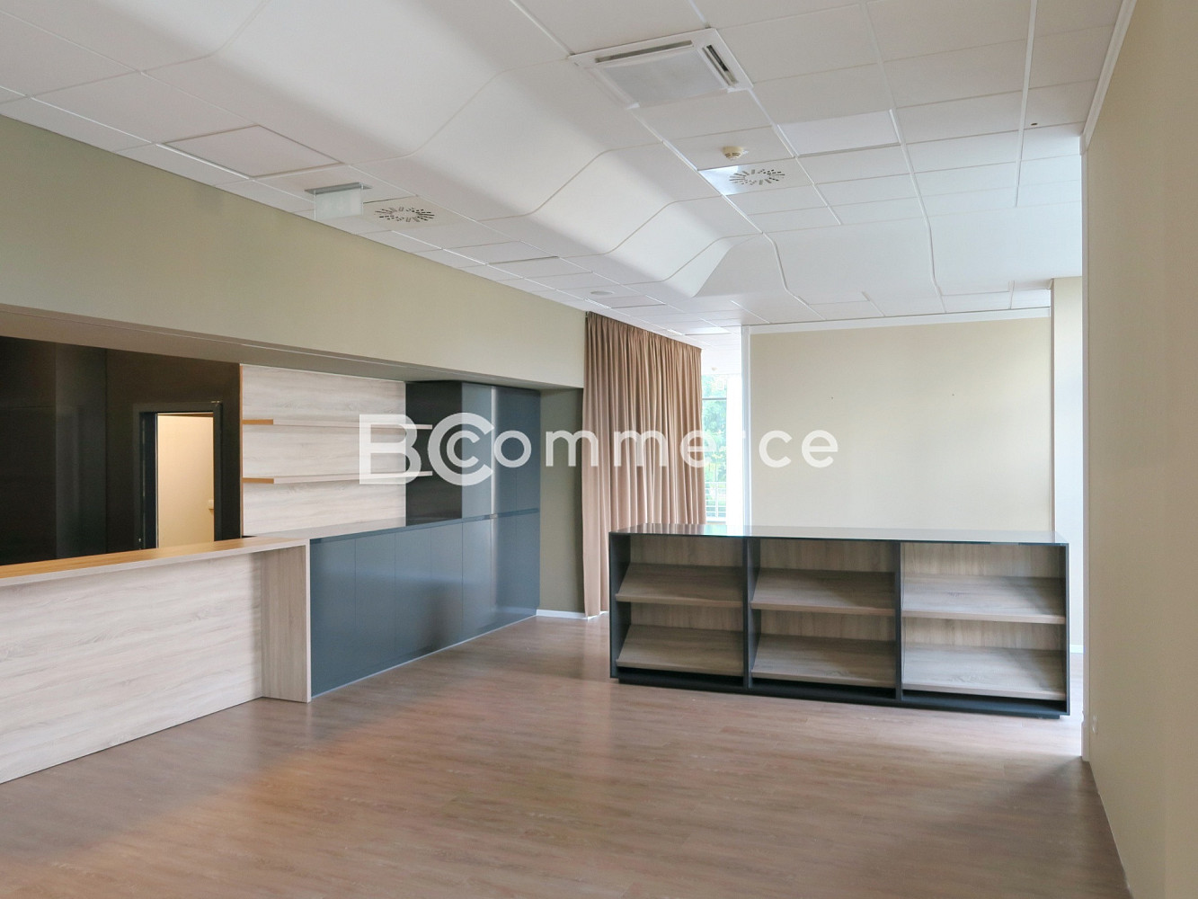 Pronájem obchodních prostor 214 m² – fotografie 4