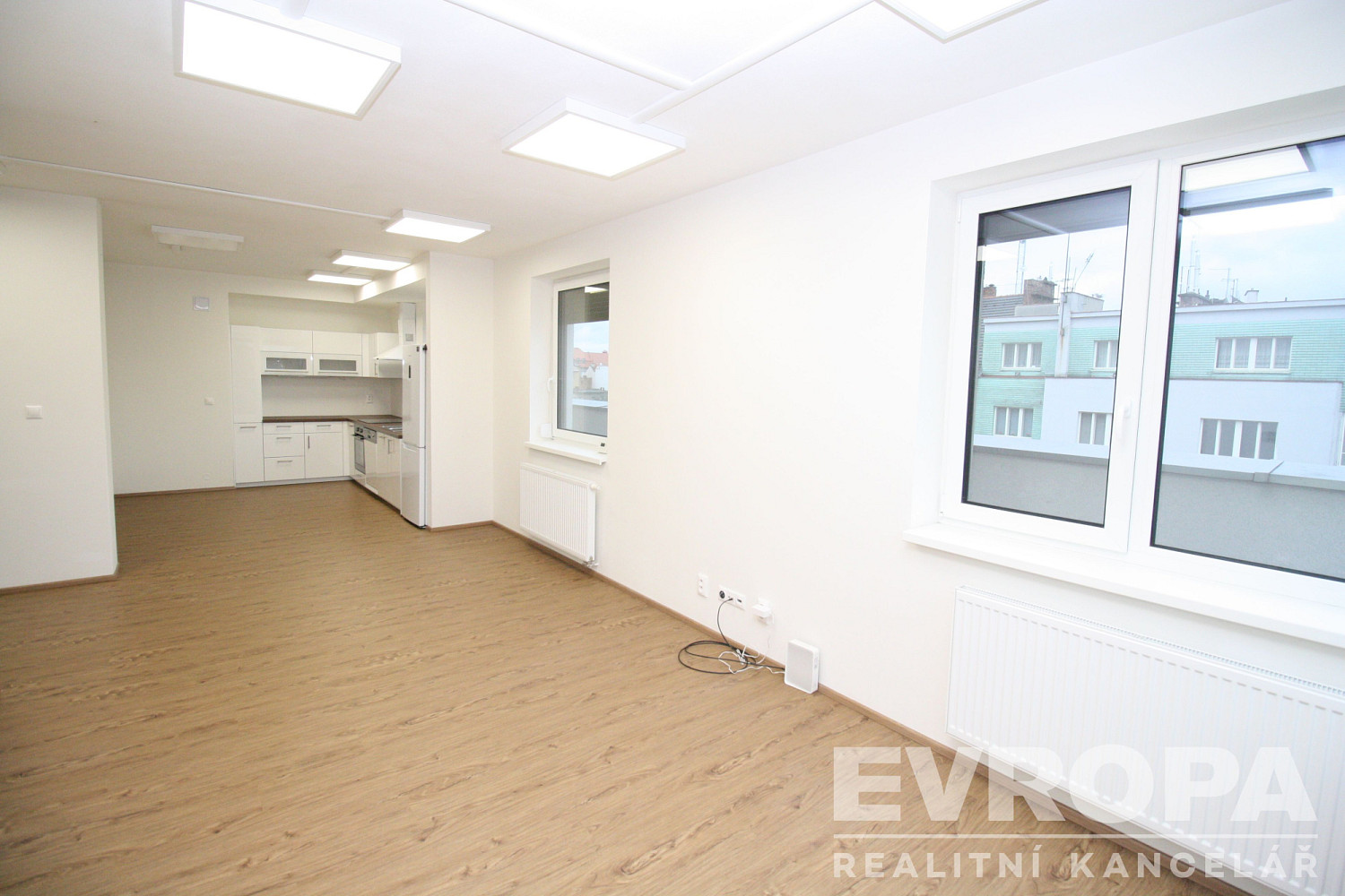 Pronájem kanceláře 81 m² – fotografie 4