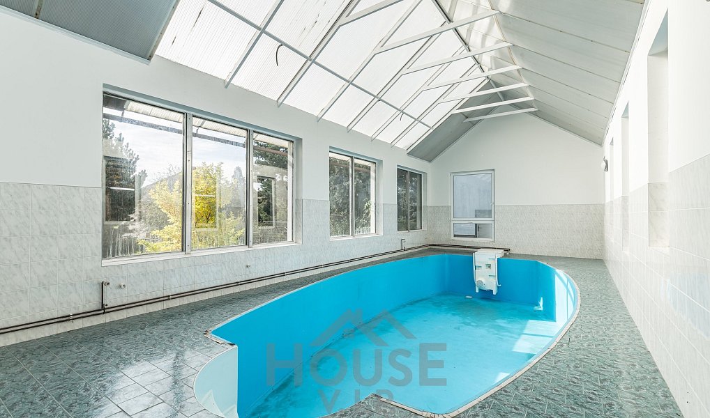 Prodej domu 550 m² s pozemkem 1 679 m², Tuklaty – náhled fotky 3