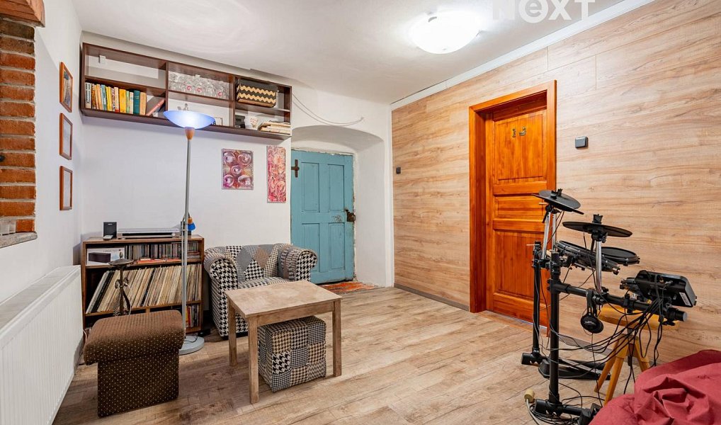 Prodej domu 560 m² s pozemkem 3 596 m², Chrášťany – náhled fotky 11