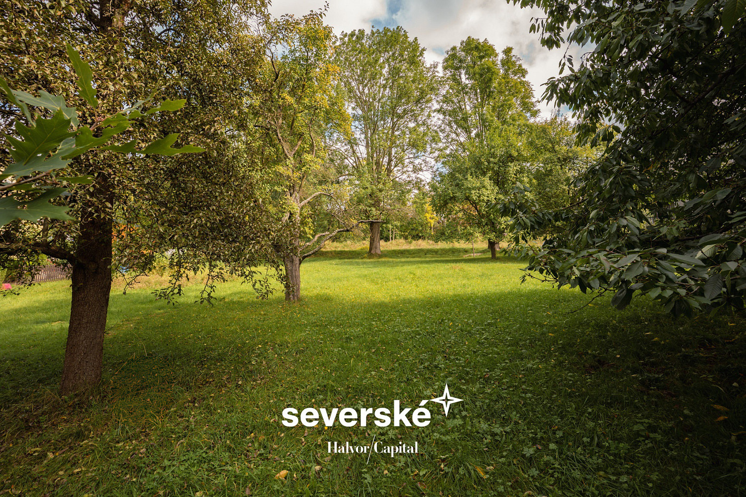 Prodej stavebního pozemku 1 070 m² – pohled 2