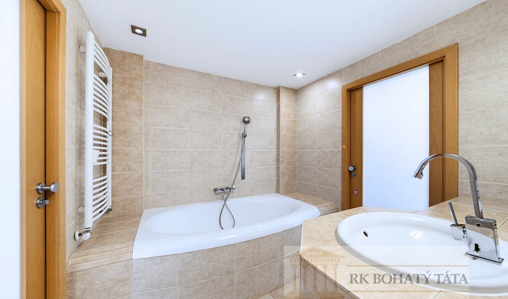 Prodej bytu 4+kk 103 m², Praha – náhled fotky 14