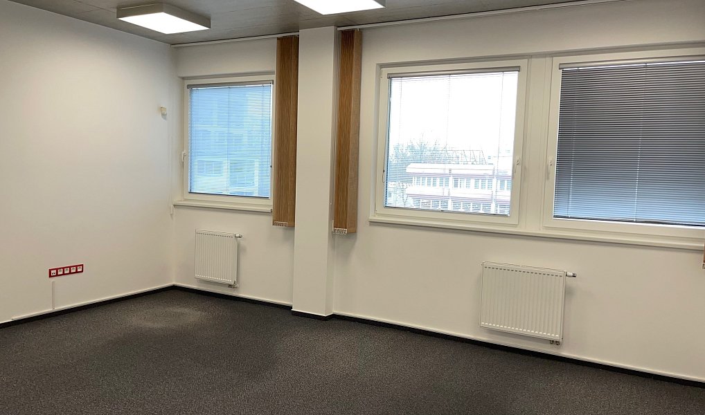Pronájem kanceláře 33 m², Pardubice – náhled fotky 4