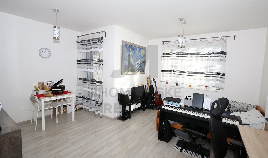 Pronájem bytu 1+kk 34 m², Praha – fotka 1 z 10