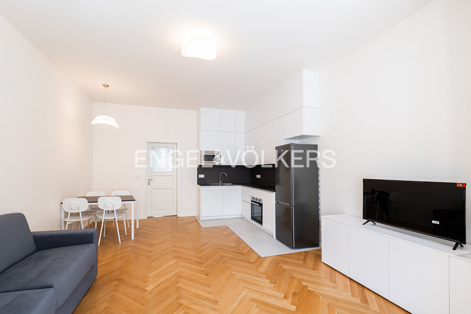 Pronájem bytu 3+kk 75 m² – fotografie 2