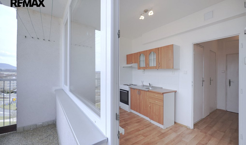 Pronájem bytu 1+1 30 m², Roudnice nad Labem – náhled fotky 2