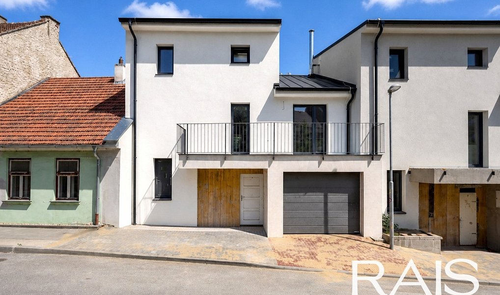 Prodej domu 195 m² s pozemkem 215 m², Holasice – náhled fotky 3