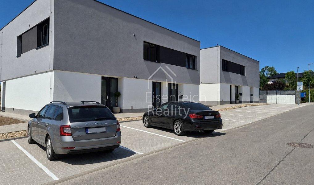 Prodej bytu 3+kk 94 m², Hradec Králové – fotka 1 z 17