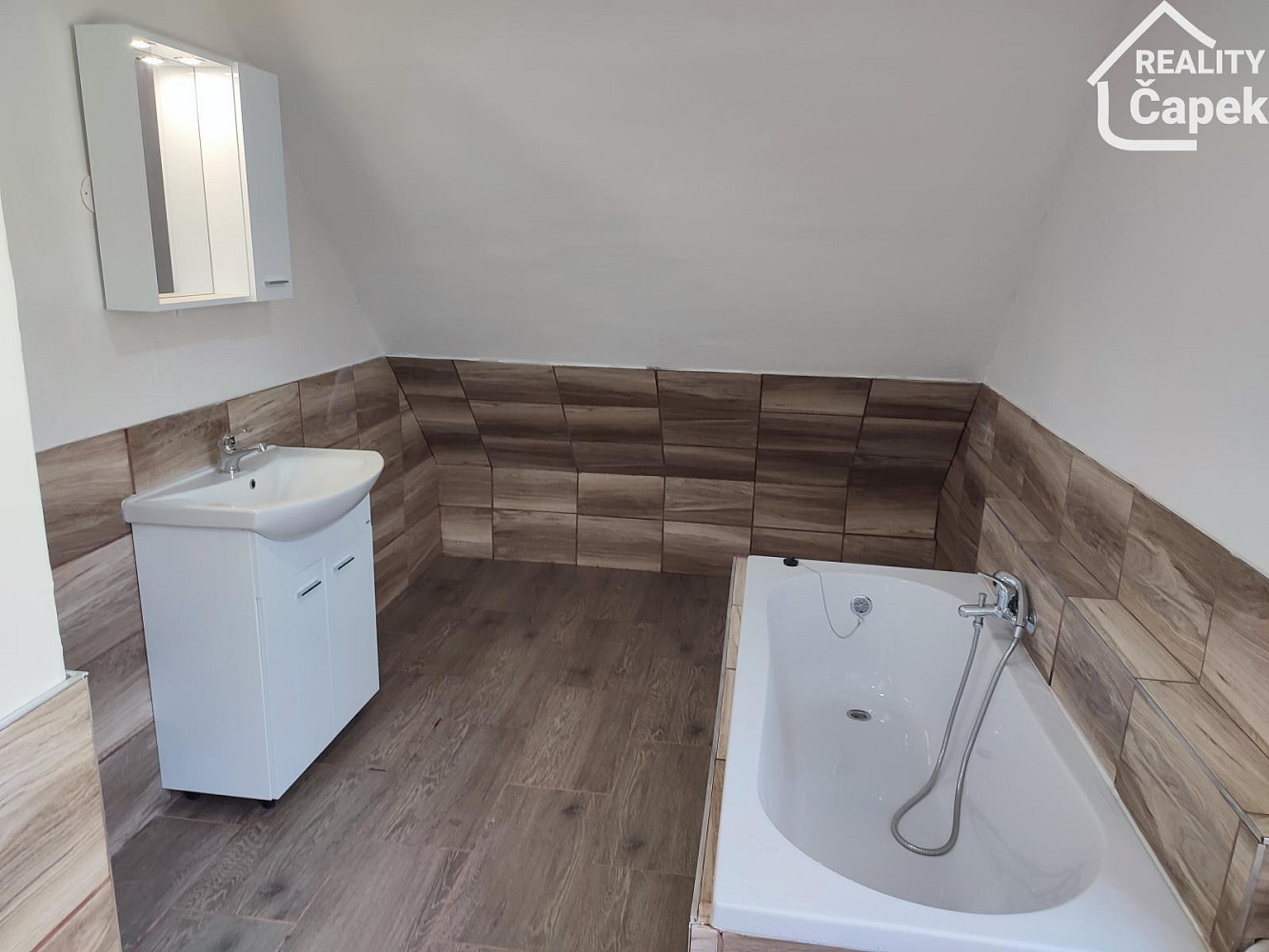 Pronájem bytu 2+1 55 m² — photo 2