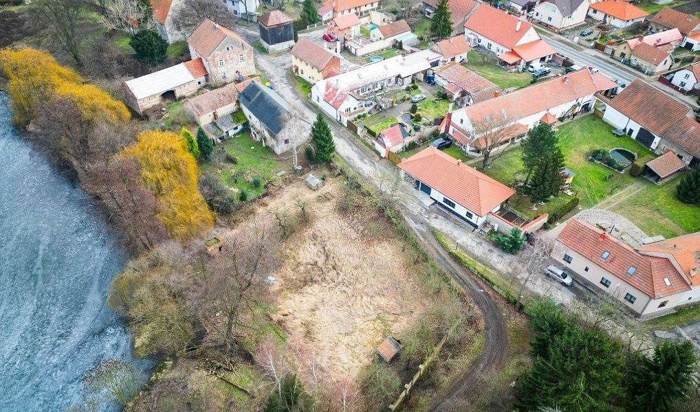 Prodej stavebního pozemku 880 m², Hostín u Vojkovic – náhled fotky 4
