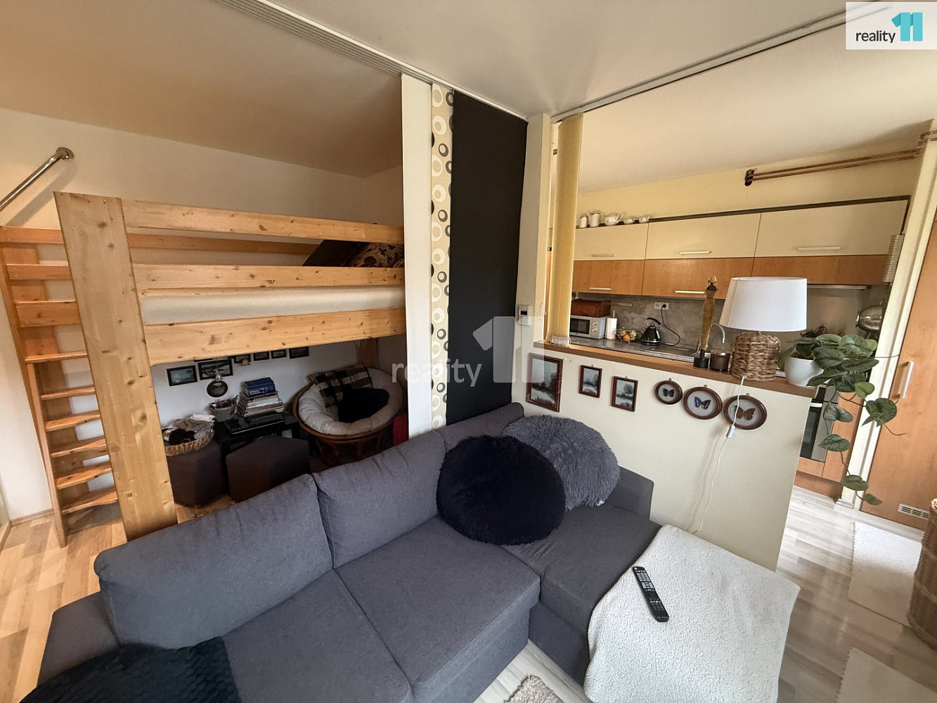 Pronájem bytu 1+kk 33 m² – fotografie 3
