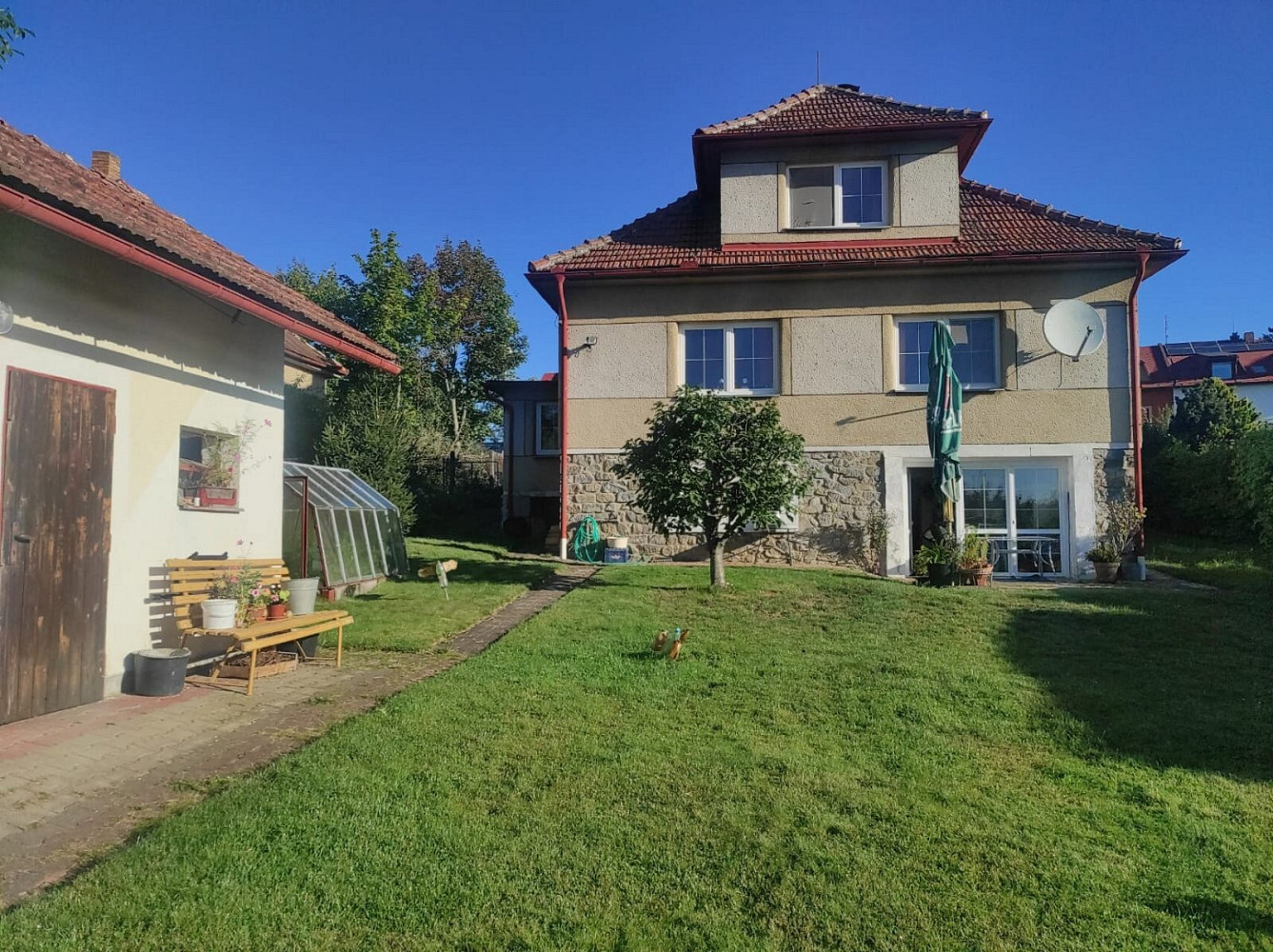 Prodej domu 180 m² s pozemkem 1 587 m²