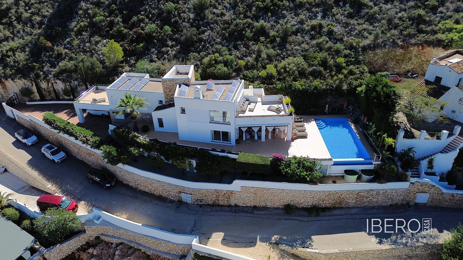 Prodej domu 229 m² s pozemkem 1 143 m²