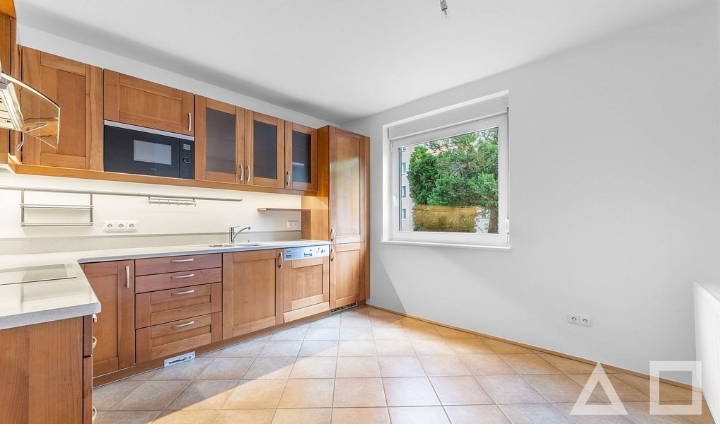 Prodej domu 240 m² s pozemkem 270 m², Praha – náhled fotky 14