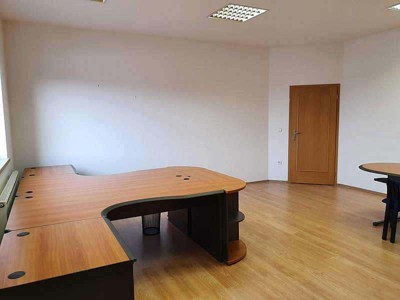 Pronájem kanceláře 33 m² – fotografie 3
