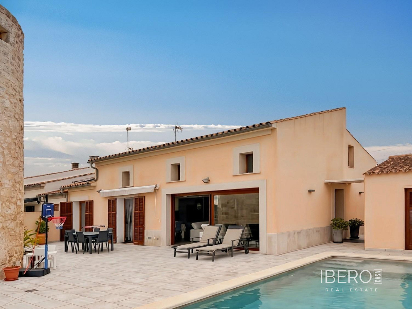 Prodej domu 214 m² s pozemkem 437 m² — photo 2