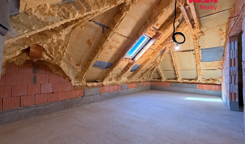 Prodej domu 253 m² s pozemkem 1 752 m², Dubno – náhled fotky 8