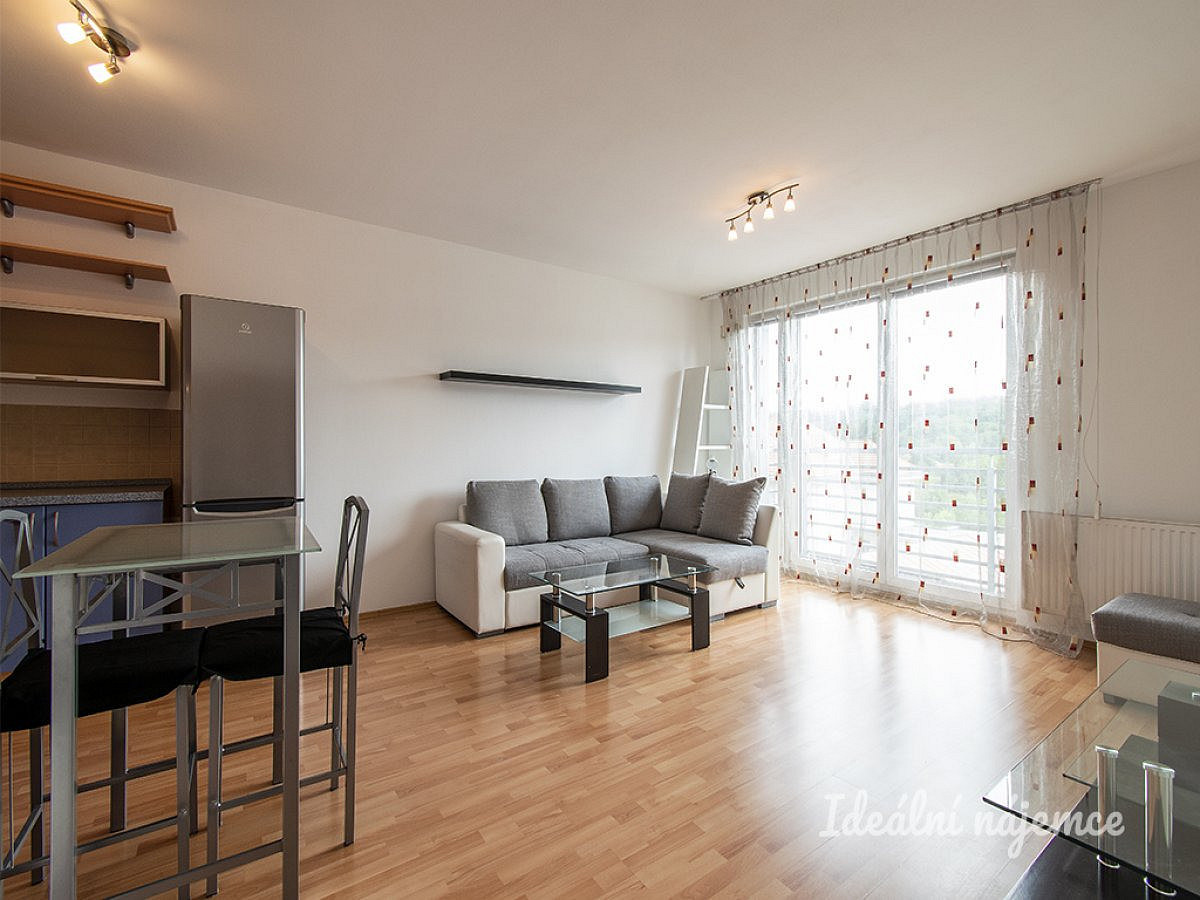 Pronájem bytu 1+kk 34 m² – fotografie 2