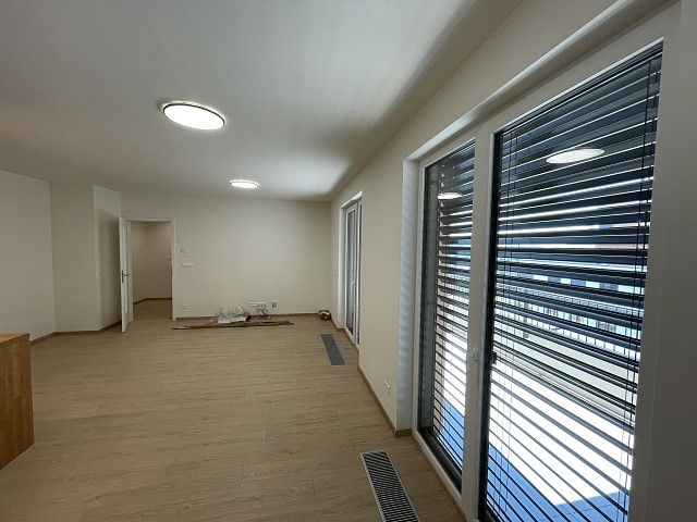 Pronájem bytu 3+kk 80 m² — photo 3
