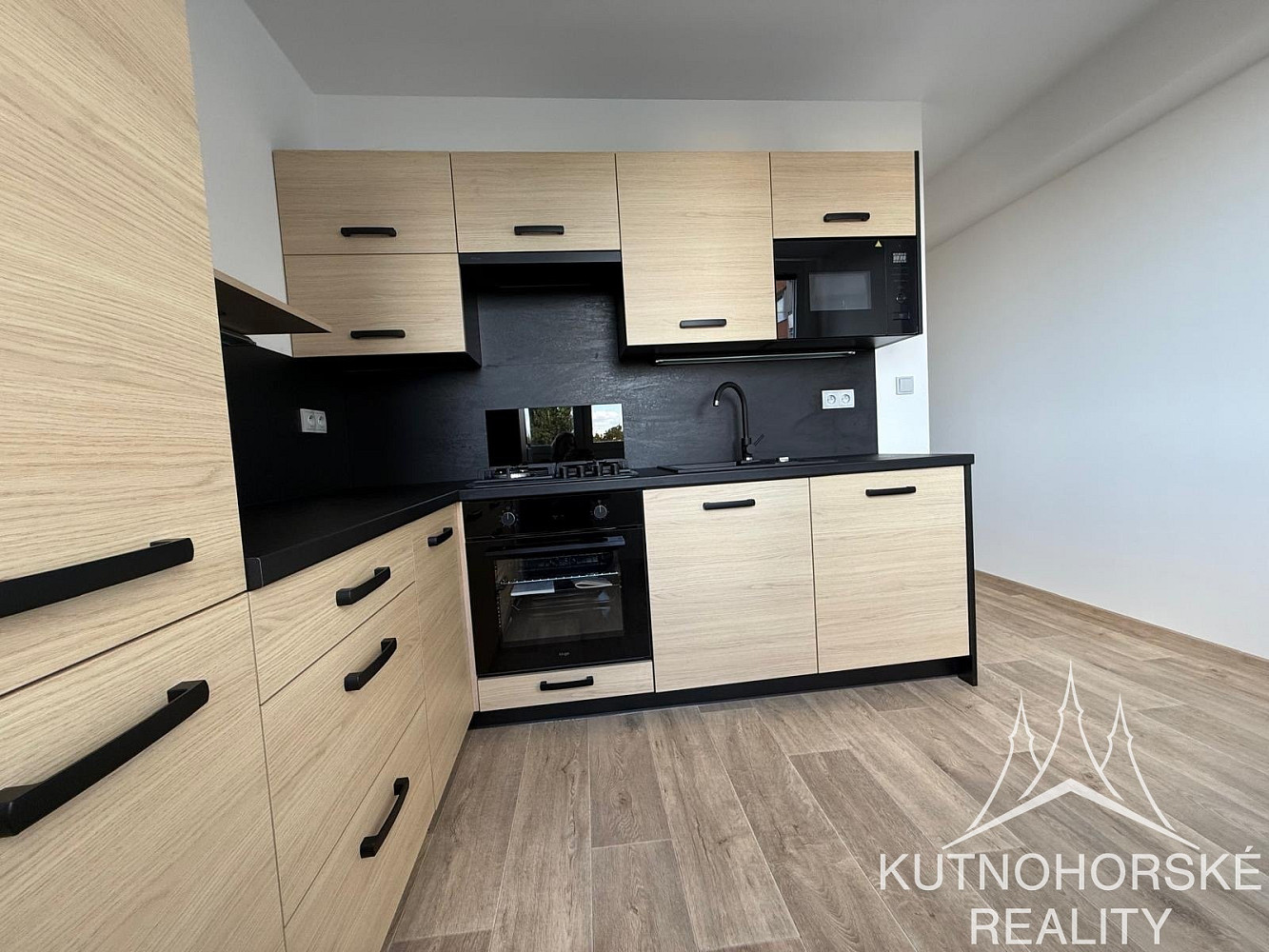 Pronájem bytu 2+1 61 m² – fotografie 5