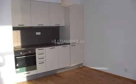 Pronájem bytu 1+kk 35 m²