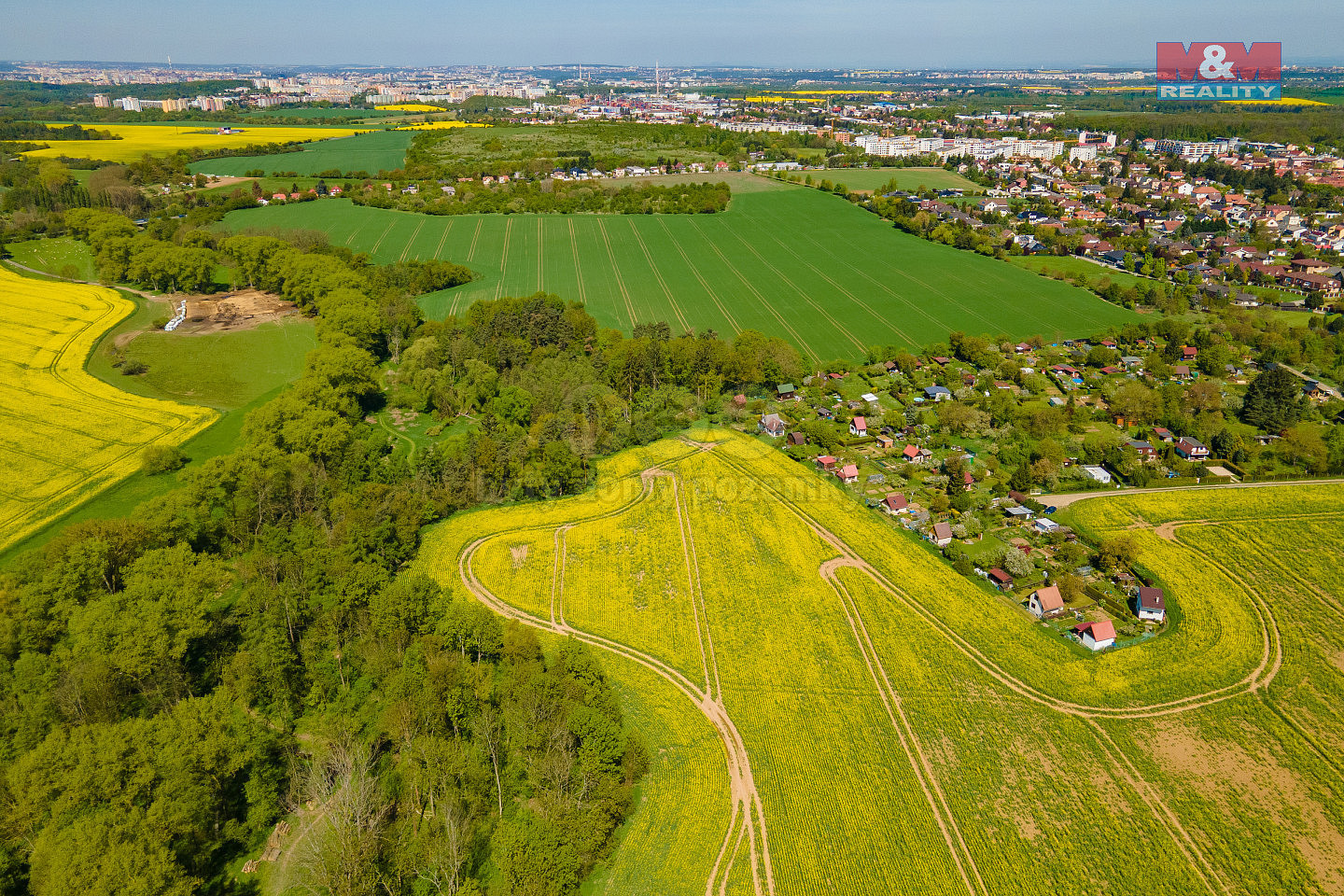 Prodej pole, 9488 m², Praha-Benice – další