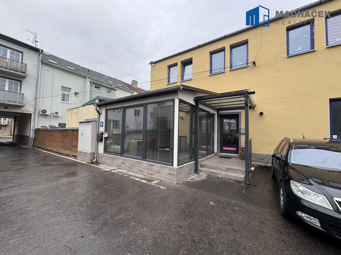 Pronájem kanceláře 70 m² – fotografie 2