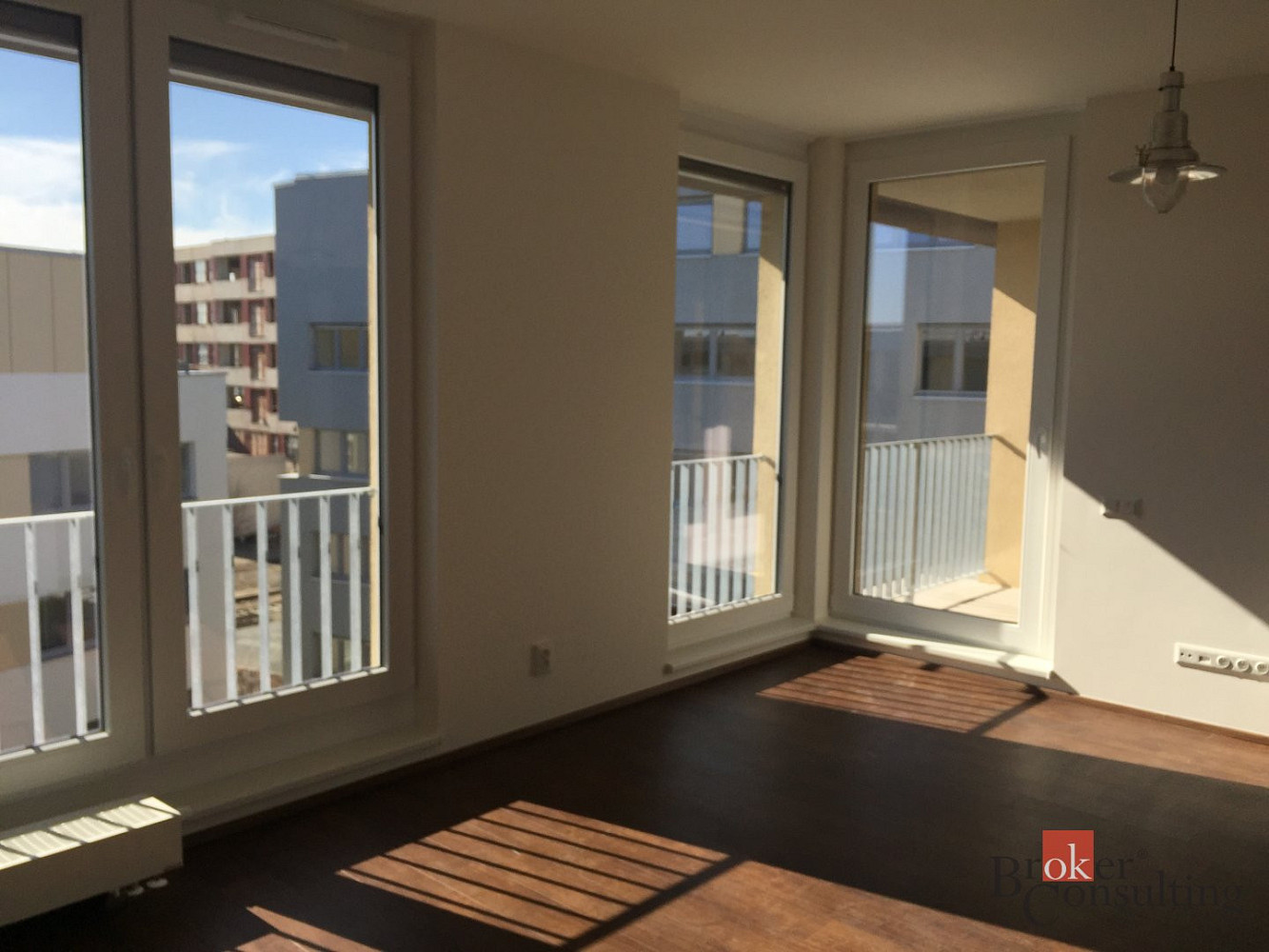 Pronájem bytu 2+kk 48 m² – fotografie 3