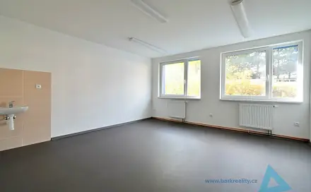 Pronájem kanceláře 20 m², Pražská, Nová Paka, okres Jičín