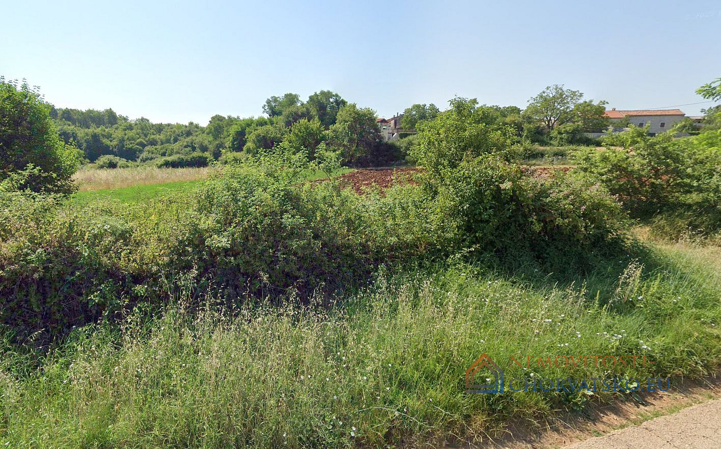 Prodej stavebního pozemku 2 093 m² - Widok 3