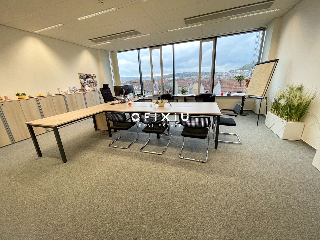 Pronájem kanceláře 290 m² – fotografie 4