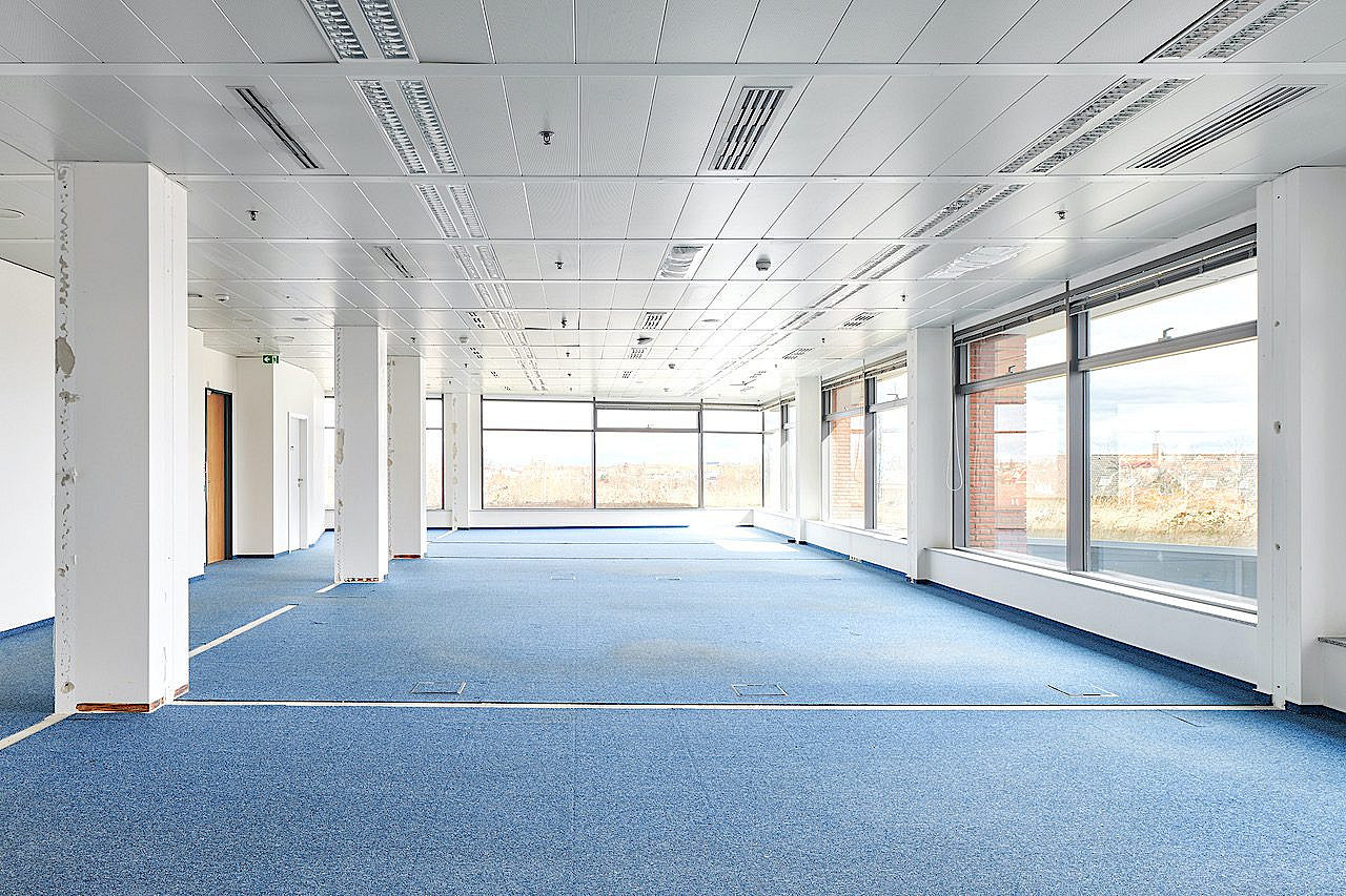 Pronájem kanceláře 360 m² – fotografie 4