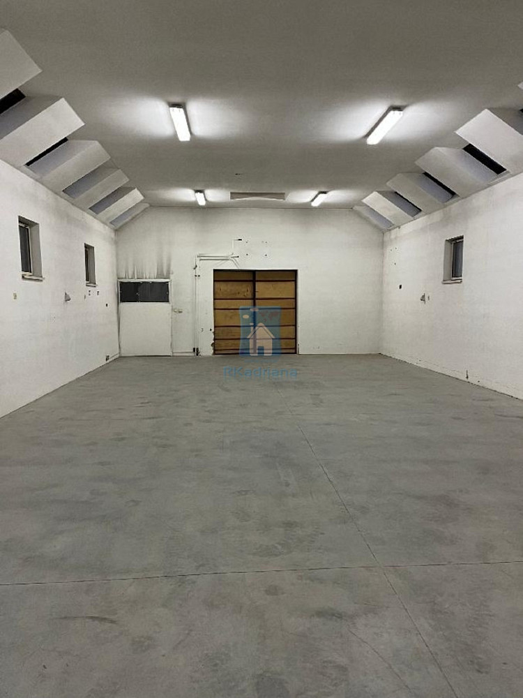 Pronájem skladovacích prostor 156 m²