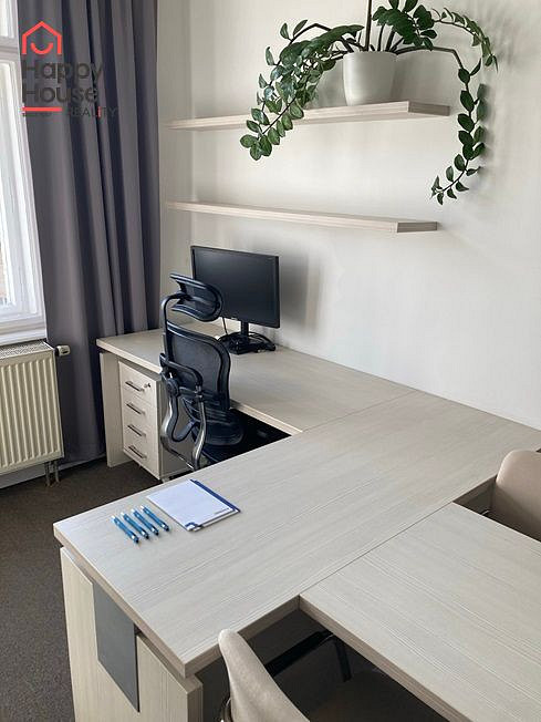Pronájem kanceláře 68 m² – fotografie 2
