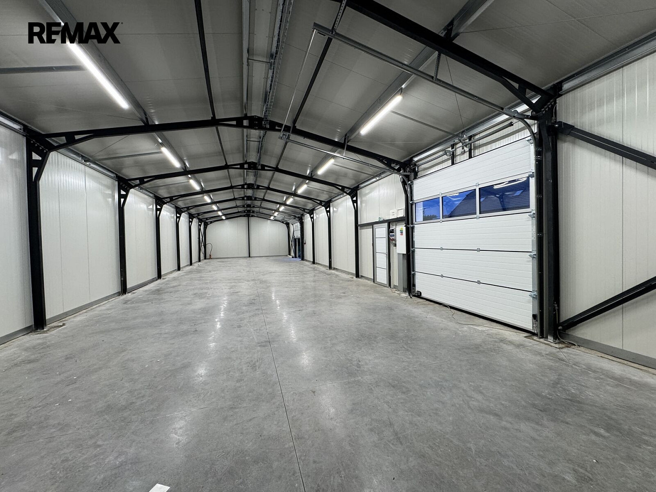 Pronájem skladovacích prostor 220 m²