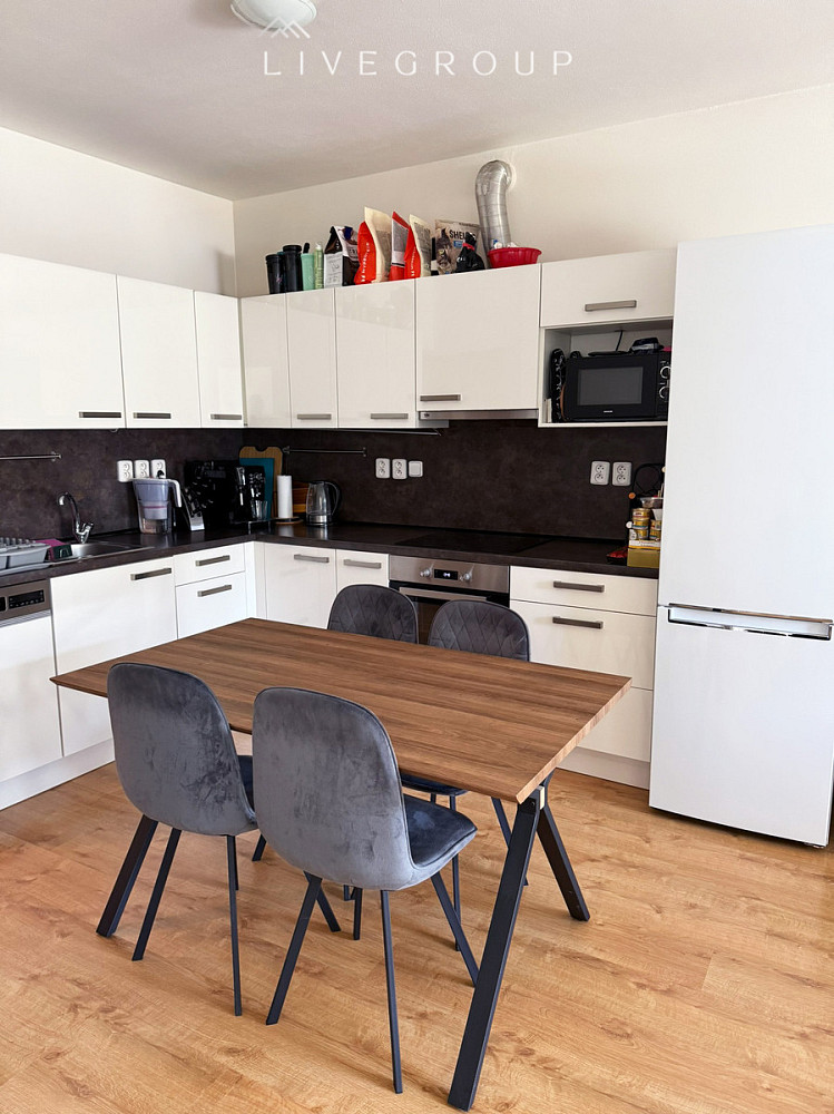 Pronájem bytu 2+kk 56 m² – pohled 4