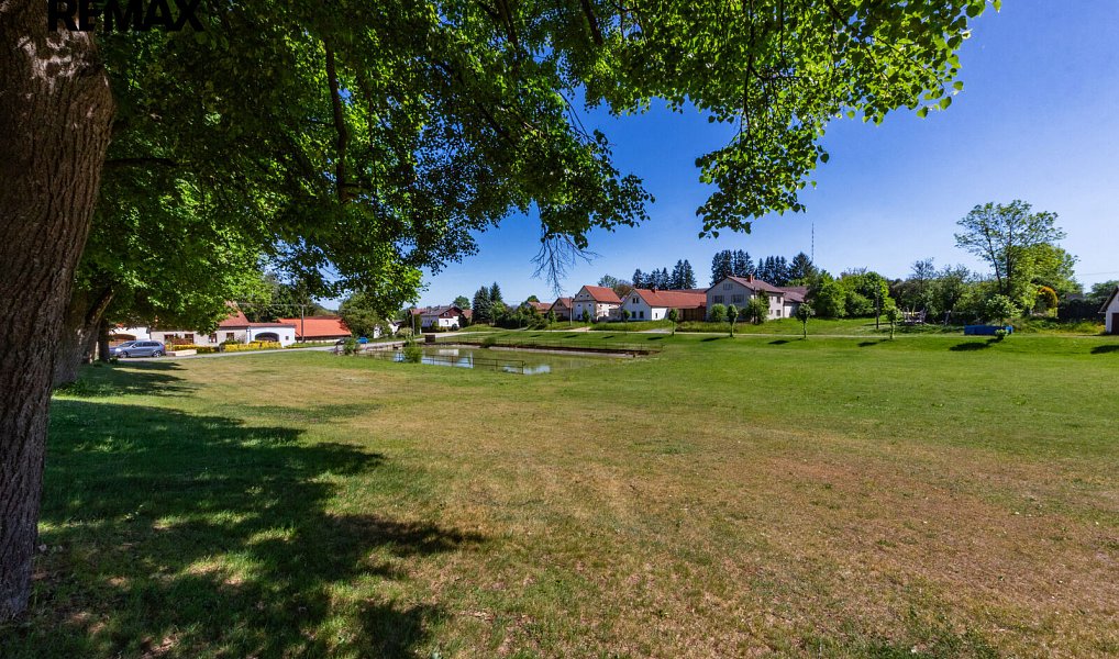 Prodej stavebního pozemku 1 677 m², Chýstovice – náhled fotky 11