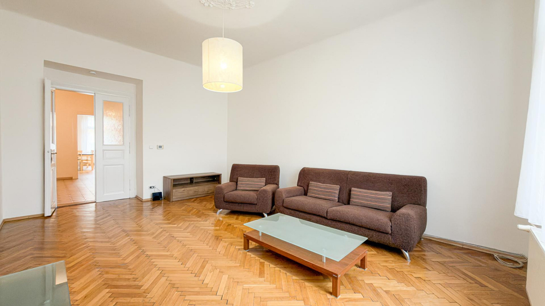 Pronájem bytu 2+1 85 m² – fotografie 2
